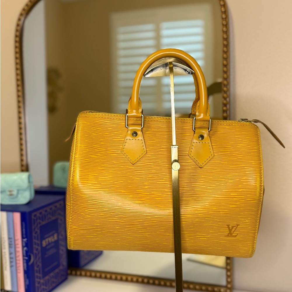 Louis Vuitton Yellow Epi Speedy 25 Handbag - Picture 3 of 11
